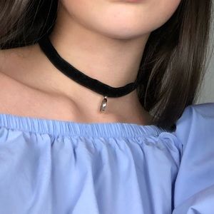 Urban Outfitters Jewelry - Velvet chocker necklace āsā Urban Outfitters Jewelry - Velvet chocker necklace āsā